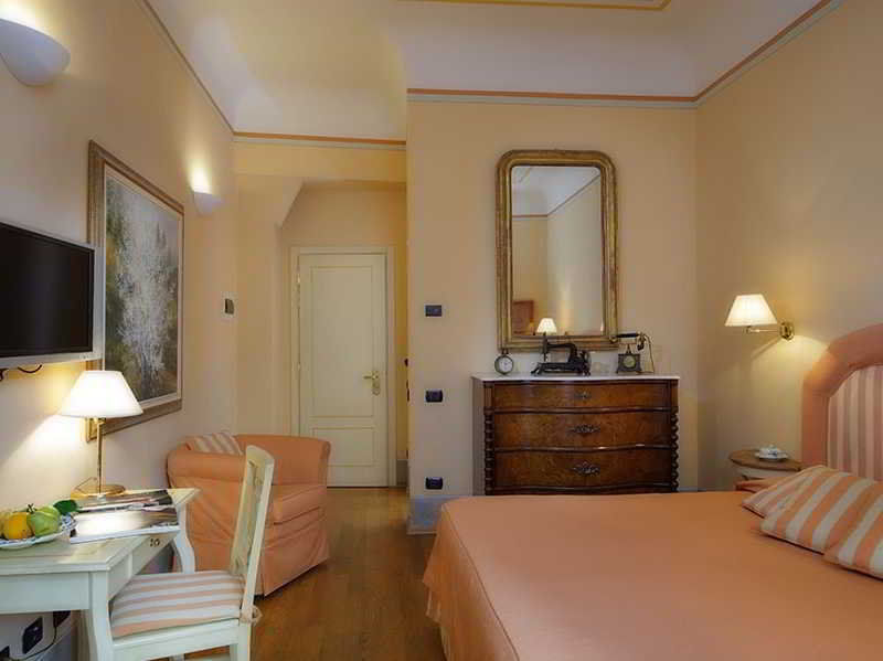 مبيت وإفطار لوكا A Palazzo Busdraghi Residenza D'Epoca المظهر الخارجي الصورة