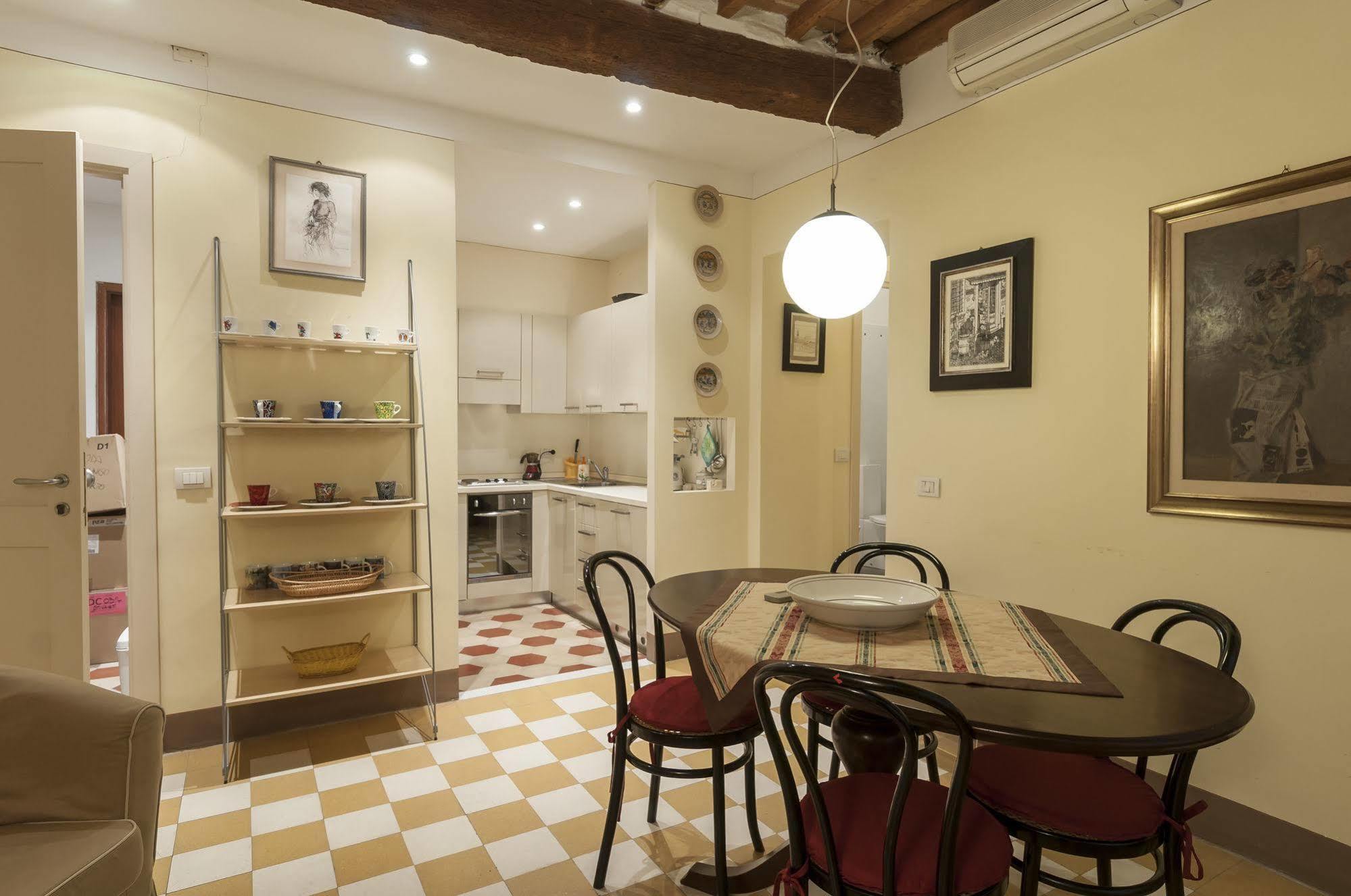 مبيت وإفطار لوكا A Palazzo Busdraghi Residenza D'Epoca المظهر الخارجي الصورة