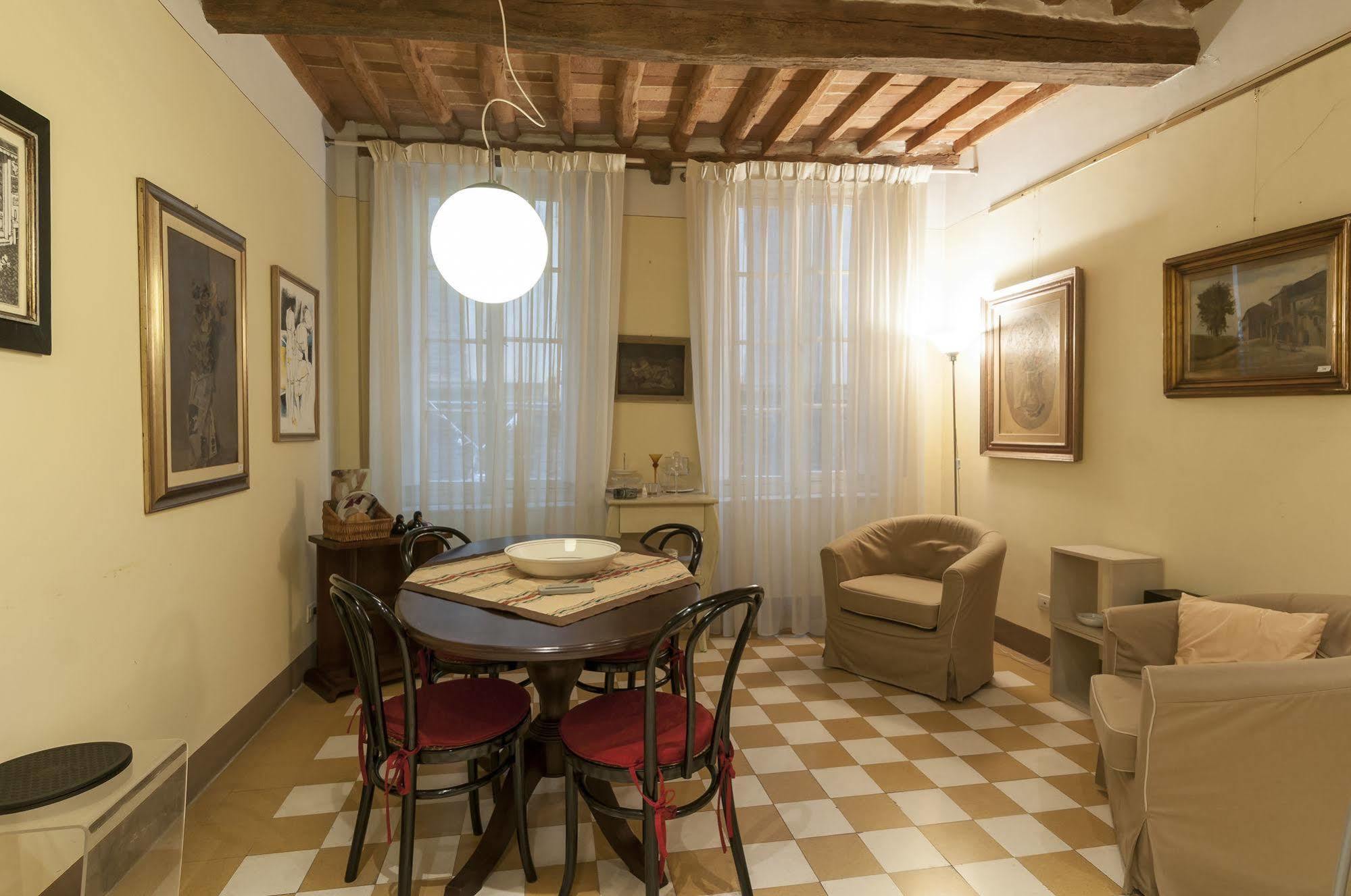 مبيت وإفطار لوكا A Palazzo Busdraghi Residenza D'Epoca المظهر الخارجي الصورة