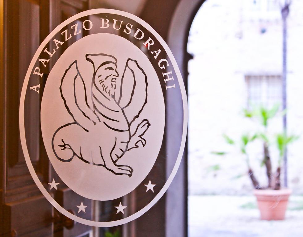 مبيت وإفطار لوكا A Palazzo Busdraghi Residenza D'Epoca المظهر الخارجي الصورة